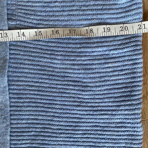 Lucky Brand beautiful blue sweater size M - Picture 7 of 7